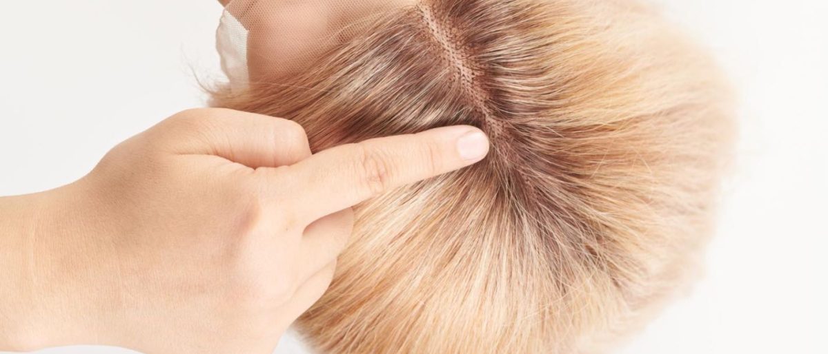 Care sunt cele mai bune opțiuni de acoperire cosmetică (fibre, extensii, peruci) pentru subțierea severă a părului?