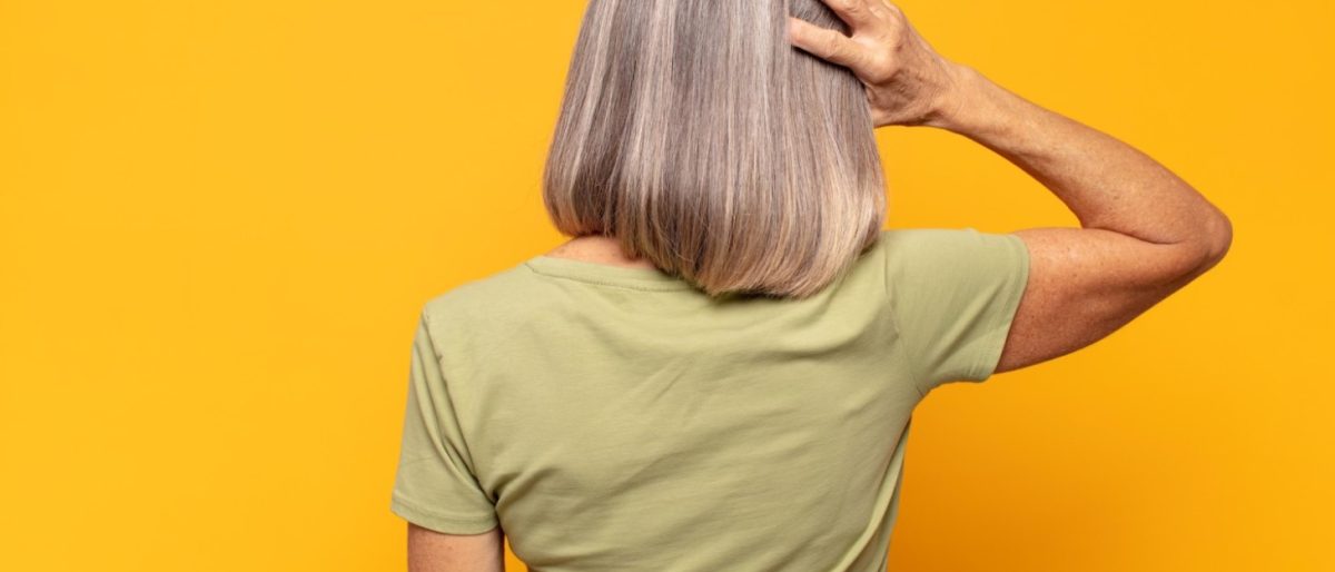 Cum afectează menopauza sănătatea firului de păr și căderea acestuia?