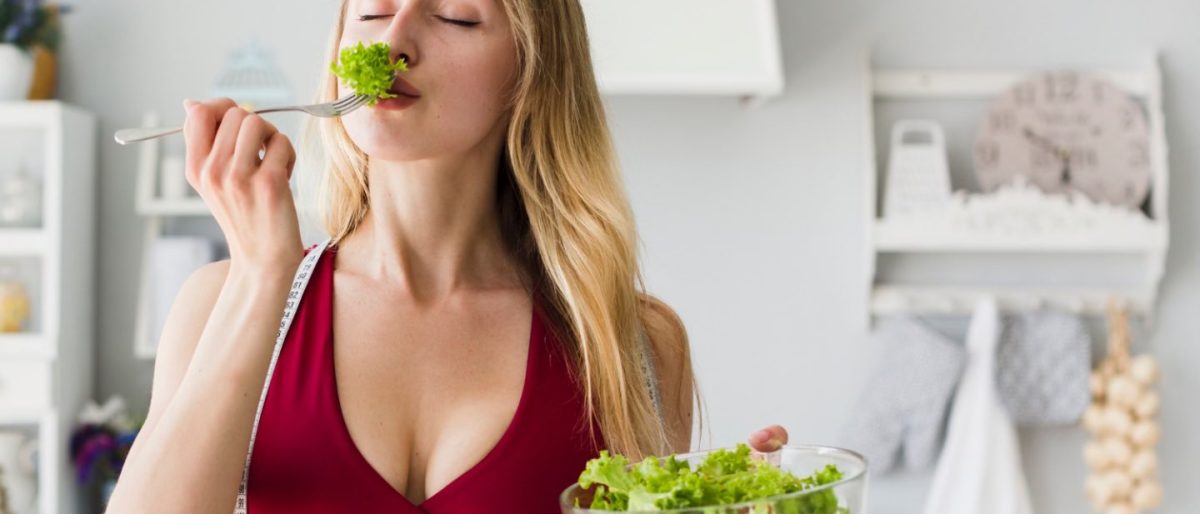 Cum influențează dieta sănătatea părului și a unghiilor?
